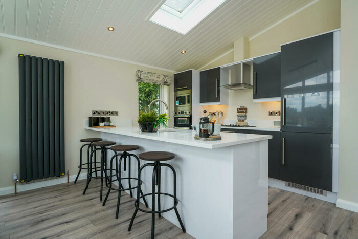 4 Bedroom Lodge For Sale In Faringdon, Oxfordshire, SN7