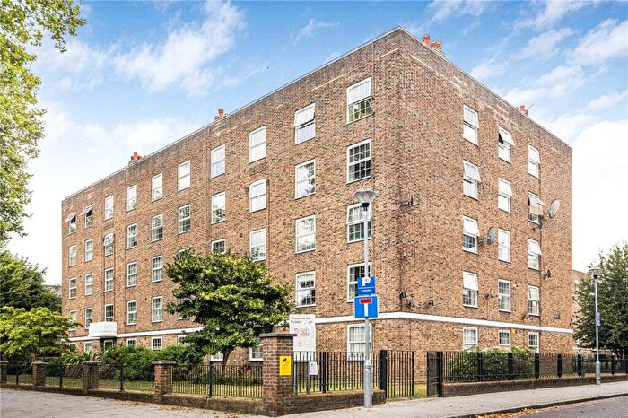 4 Bedroom Apartment To Rent In Stamford Hill, London, N16