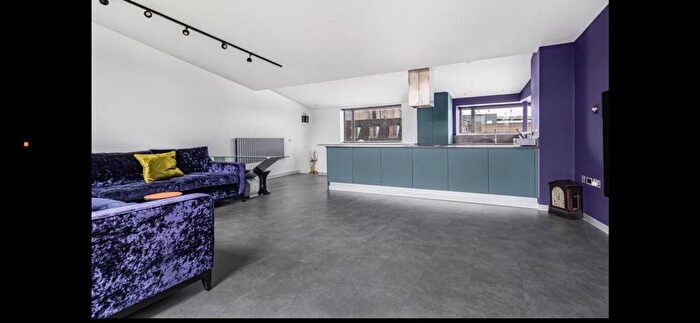 Studio To Rent In Christ's Lane, Cambridge, CB1