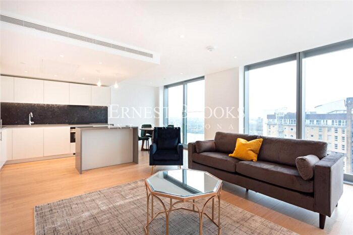 2 Bedroom Apartment To Rent In Landmark Pinnacle, Marsh Wall, Canary Wharf, E14