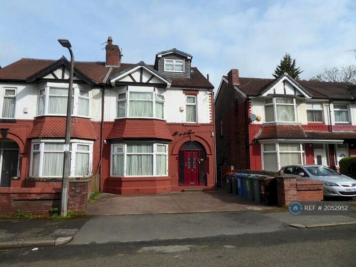 6 Bedroom Semi-Detached House To Rent In Albert Avenue, Prestwich, Manchester, M25