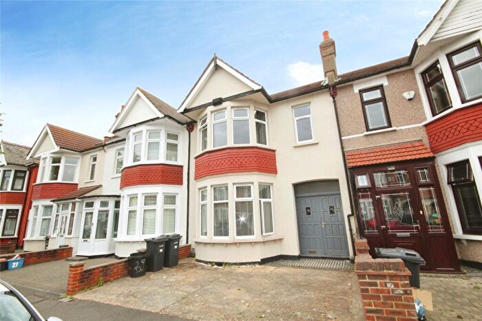 3 Bedroom Terraced House To Rent In Lynford Gardens, Seven Kings, Ilford, IG3