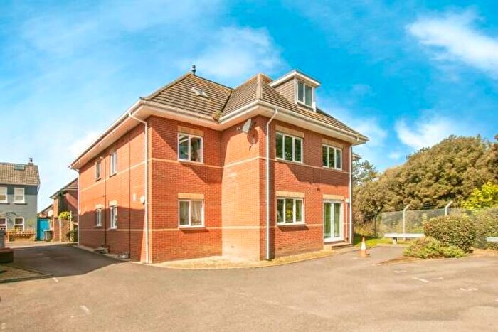 2 Bedroom Flat To Rent In Thorn Court, Bournemouth, BH7