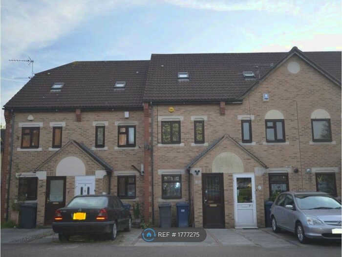 3 Bedroom Terraced House To Rent In Swan Drive, London, NW9
