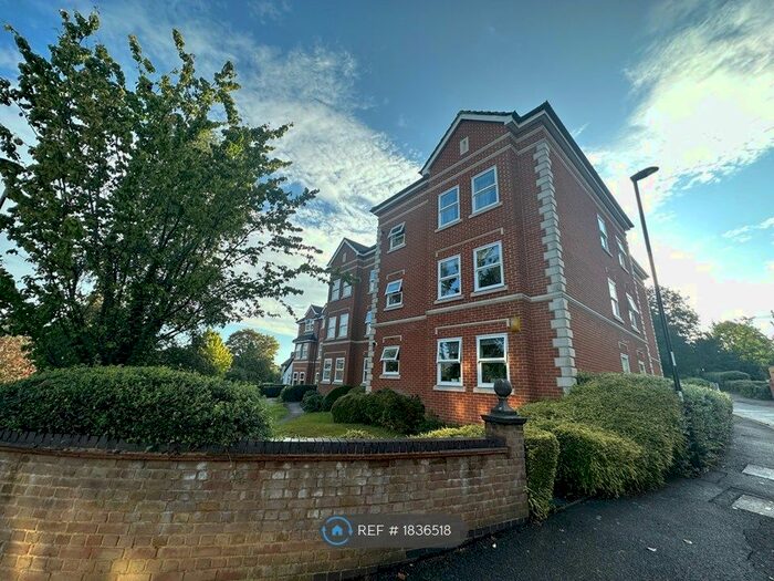 2 Bedroom Flat To Rent In Normanton Road, South Croydon, CR2