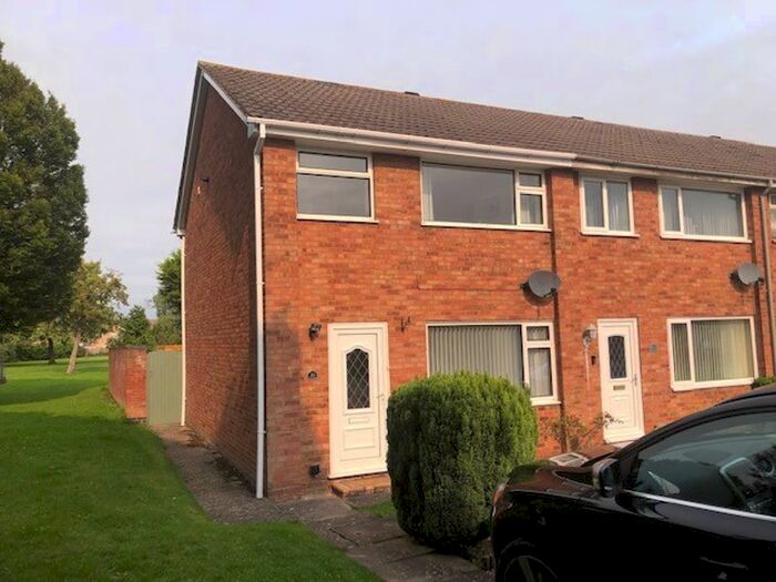 3 Bedroom End Of Terrace House To Rent In Coppice Close, Hinckley, LE10
