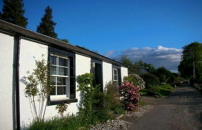 2 Bedroom Cottage For Sale In Beach Cottage The Bay, Strachur, PA27