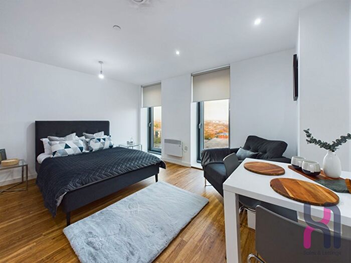 Property To Rent In Michigan Avenue, Salford, M50