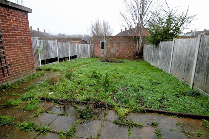 2 Bedroom End Of Terrace House To Rent In Henderson Drive, Dartford, DA1