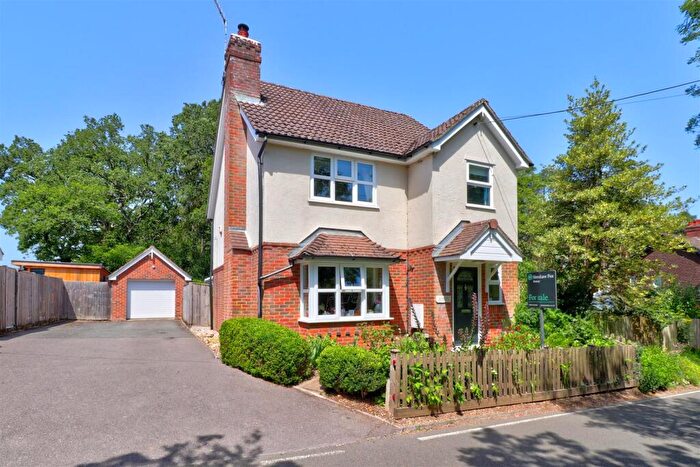4 Bedroom Detached House For Sale In Saunders Lane, Awbridge, Hampshire, SO51