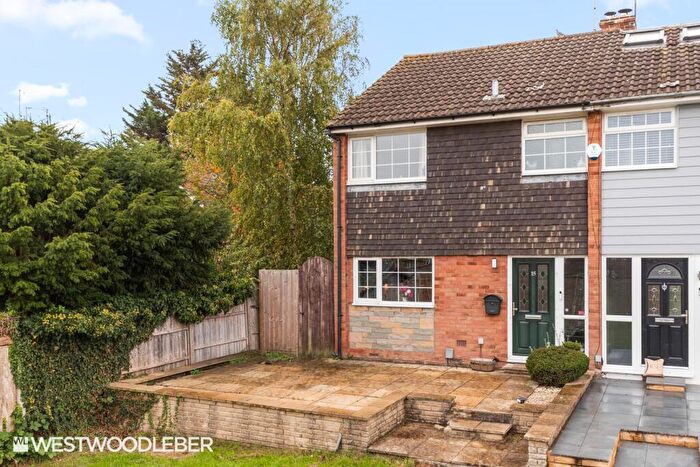 3 Bedroom End Of Terrace House For Sale In Lilliards Close, Hoddesdon, EN11