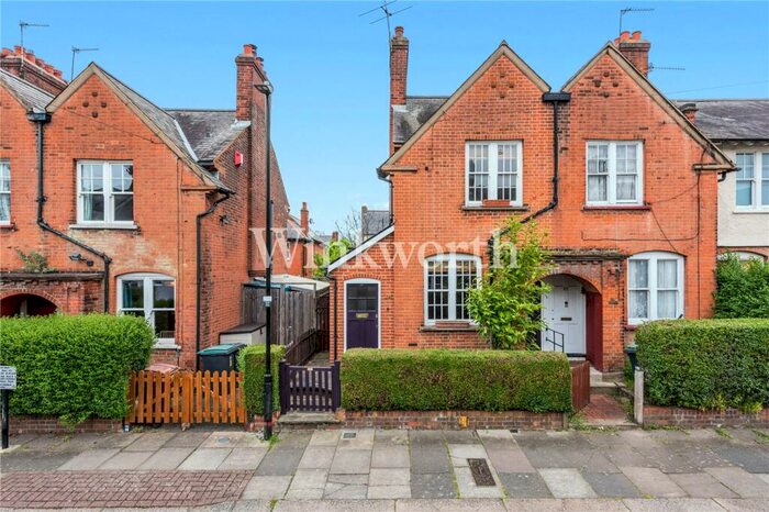 2 Bedroom Terraced House To Rent In Spigurnell Road, London, N17