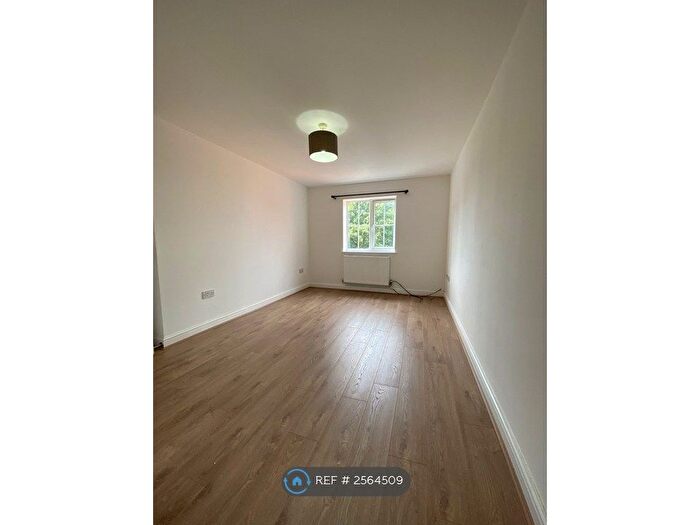 2 Bedroom Flat To Rent In Irwell Lane, Runcorn, WA7