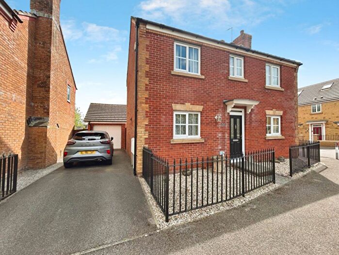 3 Bedroom Detached House For Sale In Pencoed, Bridgend, CF35