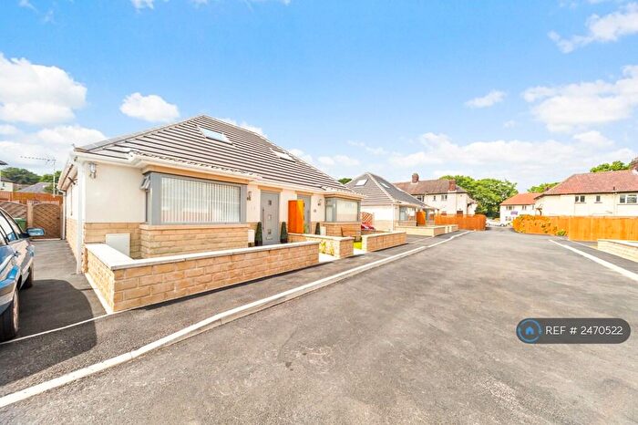 3 Bedroom Bungalow To Rent In Redesdale Grove, Leeds, LS16