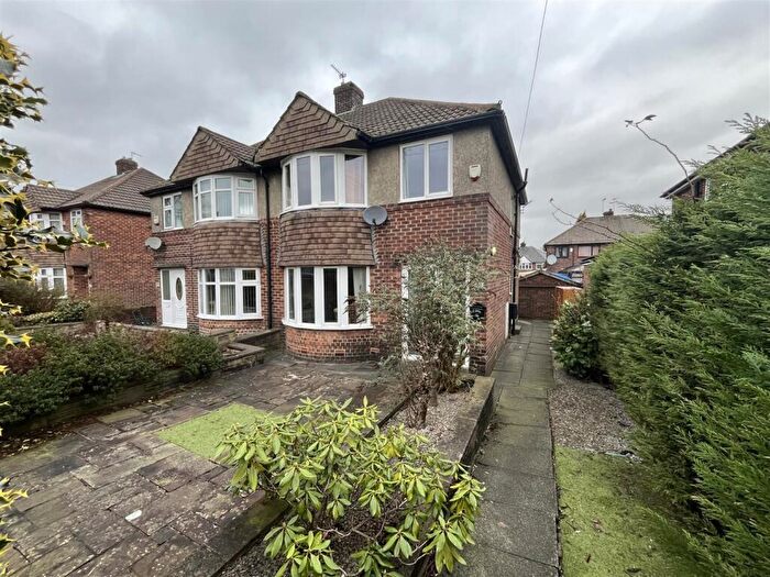 3 Bedroom Semi Detached House For Sale In Rooley Lane, Bradford, BD5