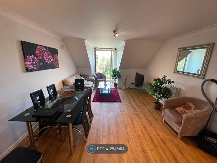 2 Bedroom Flat To Rent In Riverside, Cambridge, CB5