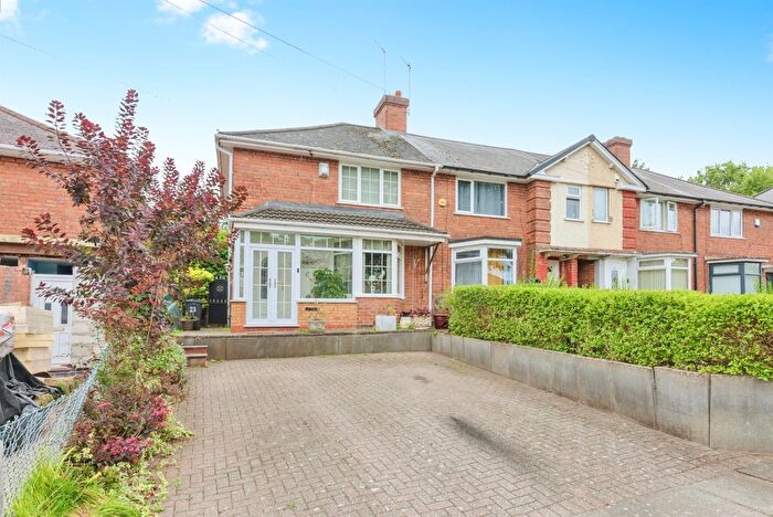 3 Bedroom Semi-Detached House For Sale In Elstree Road, Birmingham, B23