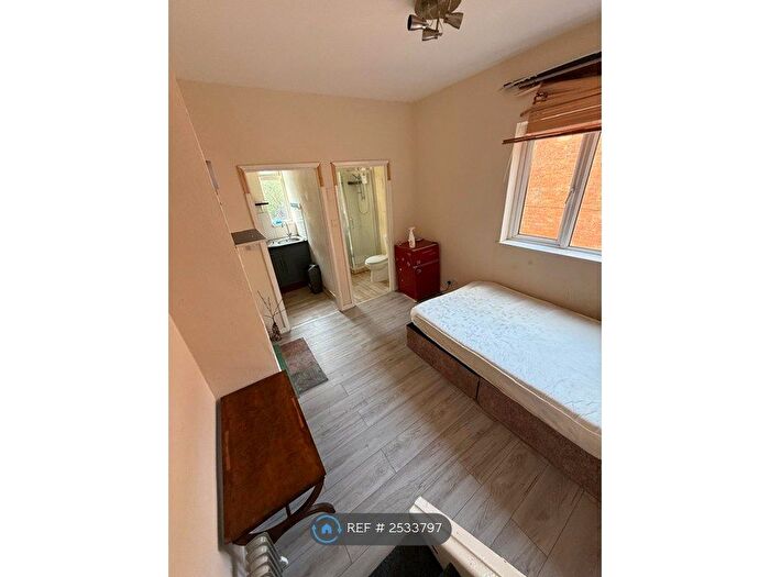1 Bedroom Flat To Rent In Alcester Road, Birmingham, B13
