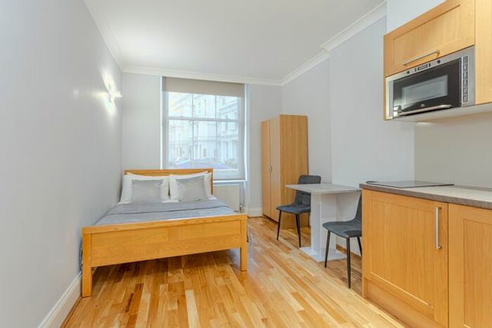Studio To Rent In Cleveland Gardens, Bayswater, London, W2