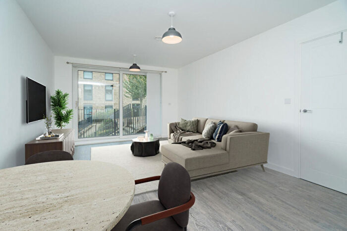 1 Bedroom Apartment For Sale In Canal Street, Campbell Wharf, Milton Keynes, MK9