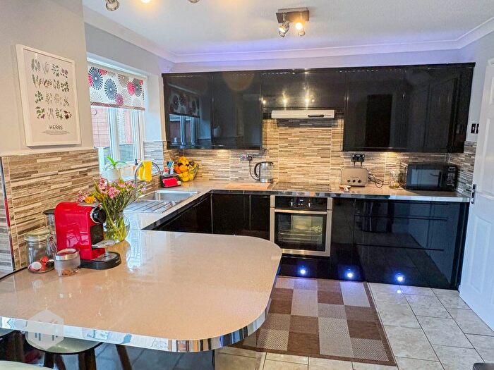 3 Bedroom Link Detached House For Sale In Falstone Close, Birchwood, Warrington, Cheshire, WA3 - Photo 2