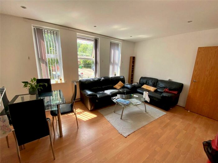 2 Bedroom Flat To Rent In Wilbraham Road, Manchester, M14