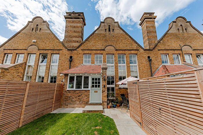 3 Bedroom Terraced House For Sale In Canute Road, Faversham, ME13