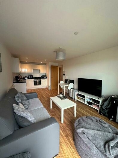 1 Bedroom Flat To Rent In Aire, Cross Green Lane, LS9