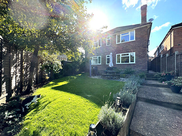 2 Bedroom Flat To Rent In St Pauls Road West, Dorking, RH4