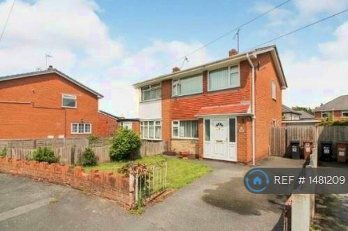 3 Bedroom Semi-Detached House To Rent In Alyndale Road, Saltney, Chester, CH4