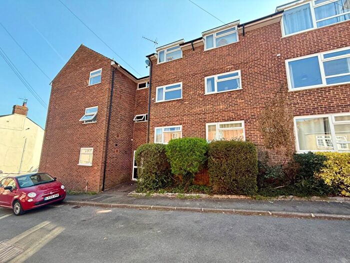 2 Bedroom Apartment To Rent In Elm Street, Buckingham, MK18