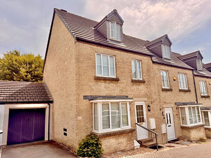 3 Bedroom End Terrace House For Sale In Triumphal Crescent, Plympton, Plymouth, PL7