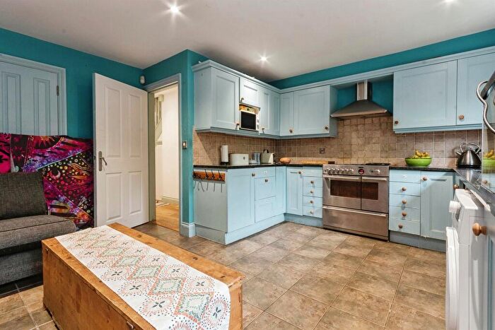 4 Bedroom Terraced House For Sale In Stratford Road, Cosgrove, Milton Keynes, MK19