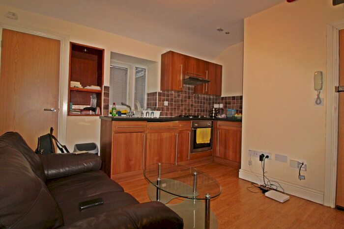 1 Bedroom Flat To Rent In Richmond Road, Cathays, Cardiff, CF24