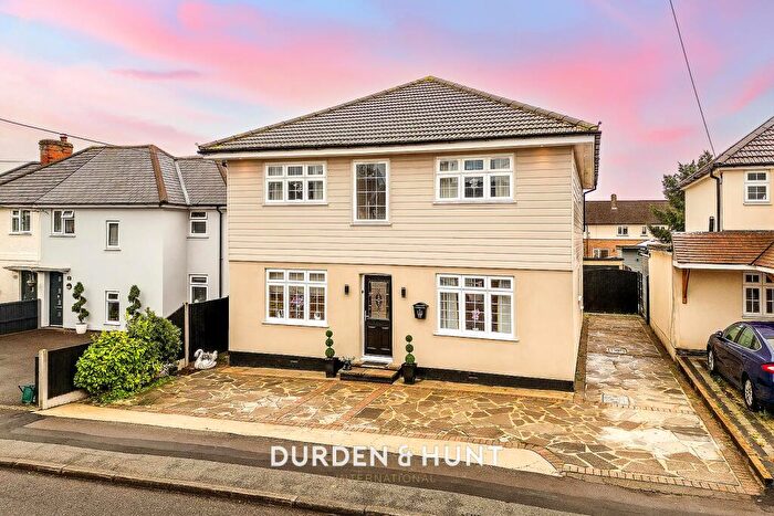 4 Bedroom Detached House For Sale In Hatch Road, Pilgrims Hatch, CM15