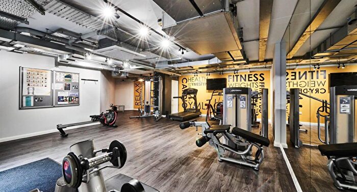 Studio To Rent In New Cut Road, Swansea, SA1