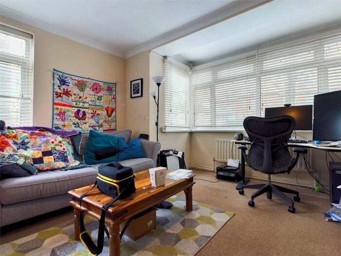 1 Bedroom Apartment To Rent In Kinsale Court, Palmeira Avenue, Hove, BN3