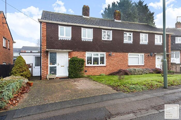 4 Bedroom Semi-Detached House To Rent In Cabell Road, Guildford, GU2