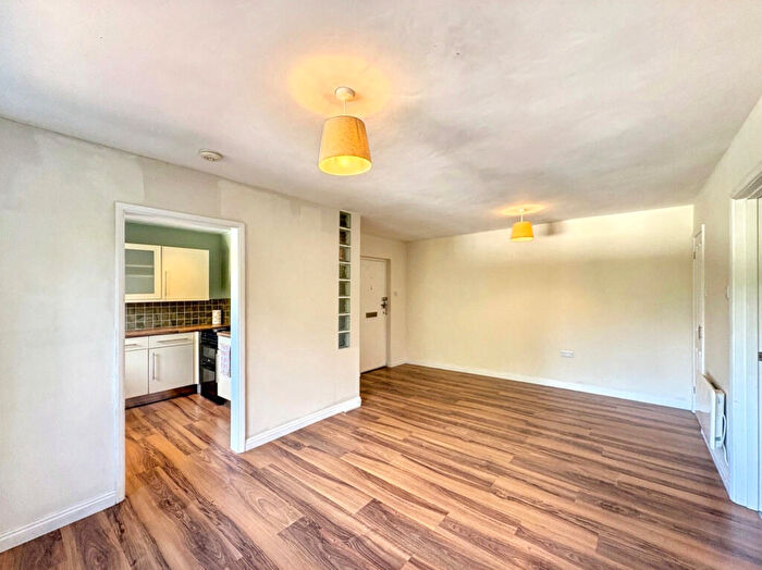 1 Bedroom Flat To Rent In Nelric House, SO17