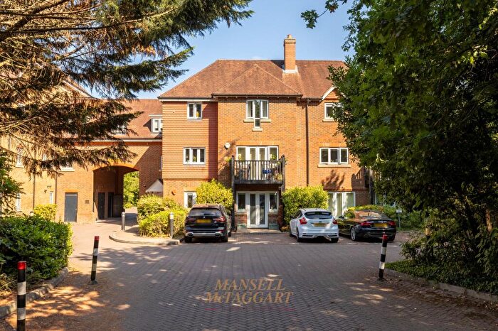 2 Bedroom Flat For Sale In Copthorne Common Road, Copthorne, RH10