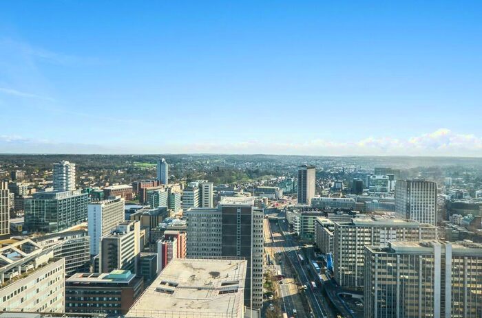 2 Bedroom Apartment To Rent In Pinnacle Apartments, Saffron Central Square, Croydon, CR0