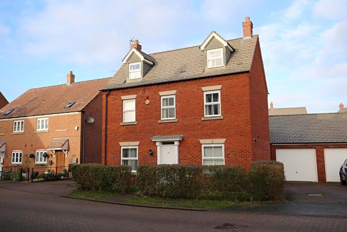 4 Bedroom Detached House For Sale In Linnet Way, Leighton Buzzard, Bedfordshire, LU7