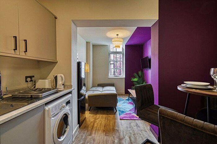 2 Bedroom Apartment To Rent In Golf Open - Coronation Walk - Sleeps, PR8