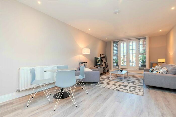 1 Bedroom Apartment To Rent In Park Street, Maidenhead, Berkshire, SL6