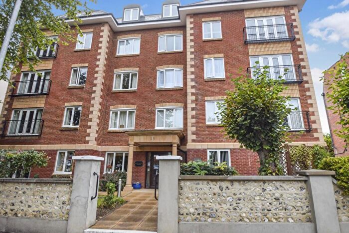 2 Bedroom Retirement Property For Sale In St. Leonards Road, Eastbourne, BN21