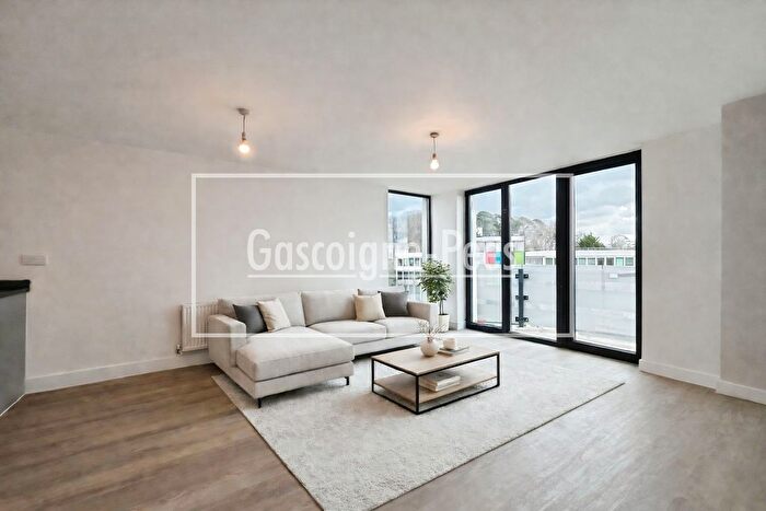 2 Bedroom Flat To Rent In Farnborough Road, Farnborough, GU14