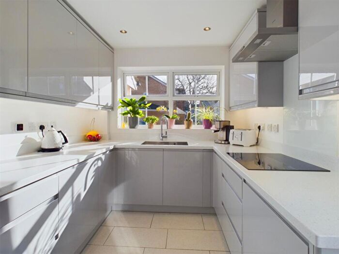 4 Bedroom Detached House For Sale In The Falcon, Watermead, Aylesbury, HP19