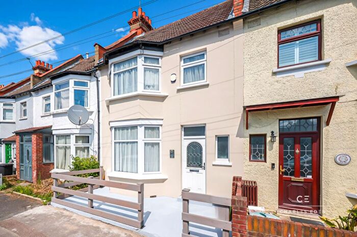 3 Bedroom Terraced House For Sale In Torr Road, London, SE20