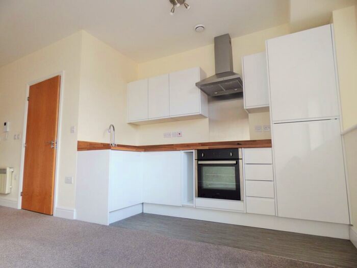 1 Bedroom Flat To Rent In Electra House, Farnsby Street, Central, Swindon, SN1